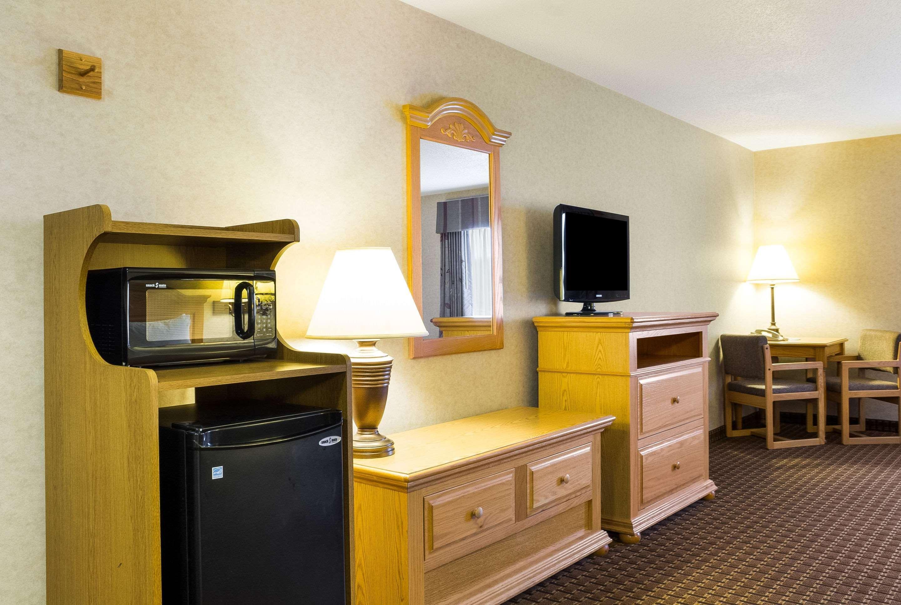 קאסטר Comfort Inn & Suites מראה חיצוני תמונה