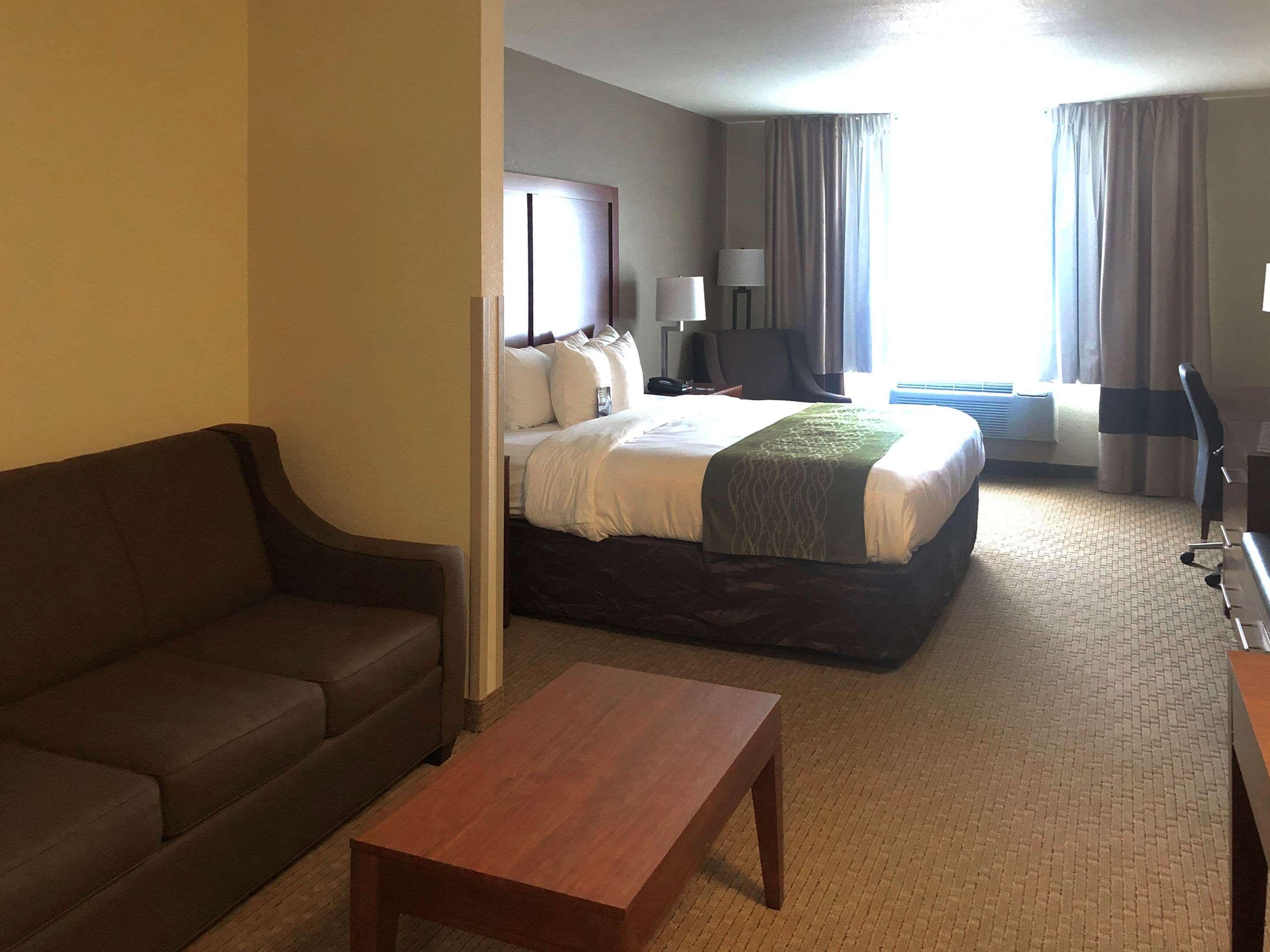 קאסטר Comfort Inn & Suites מראה חיצוני תמונה