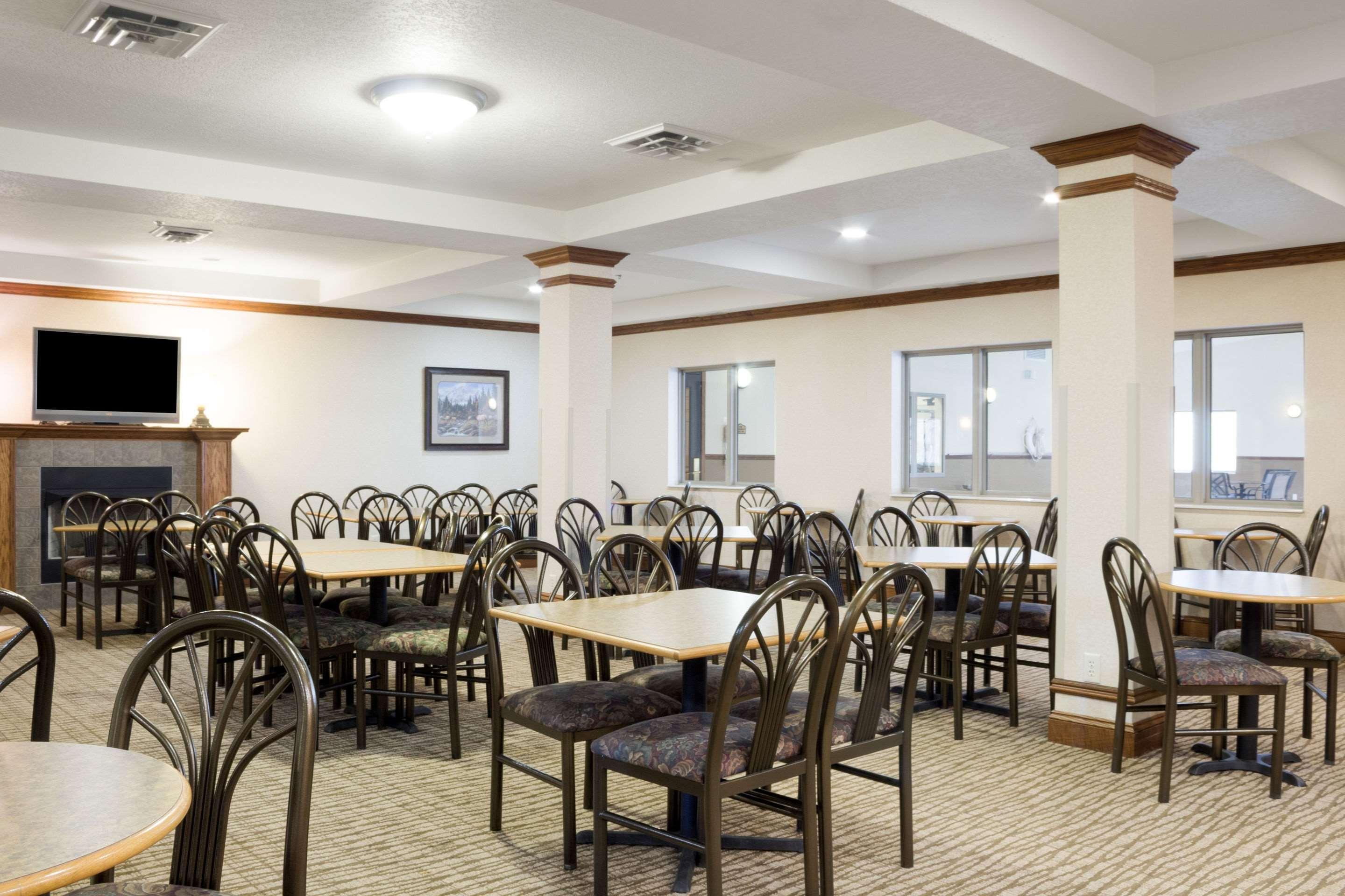 קאסטר Comfort Inn & Suites מראה חיצוני תמונה