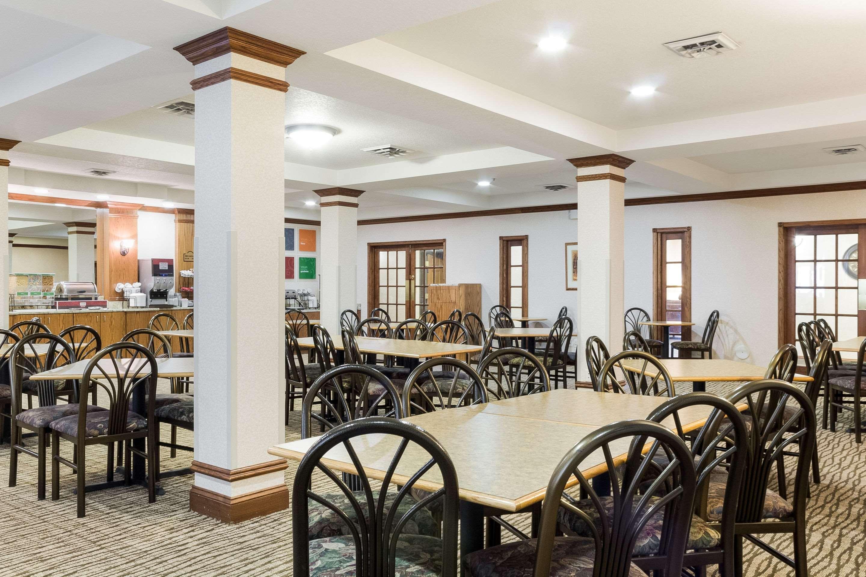 קאסטר Comfort Inn & Suites מראה חיצוני תמונה
