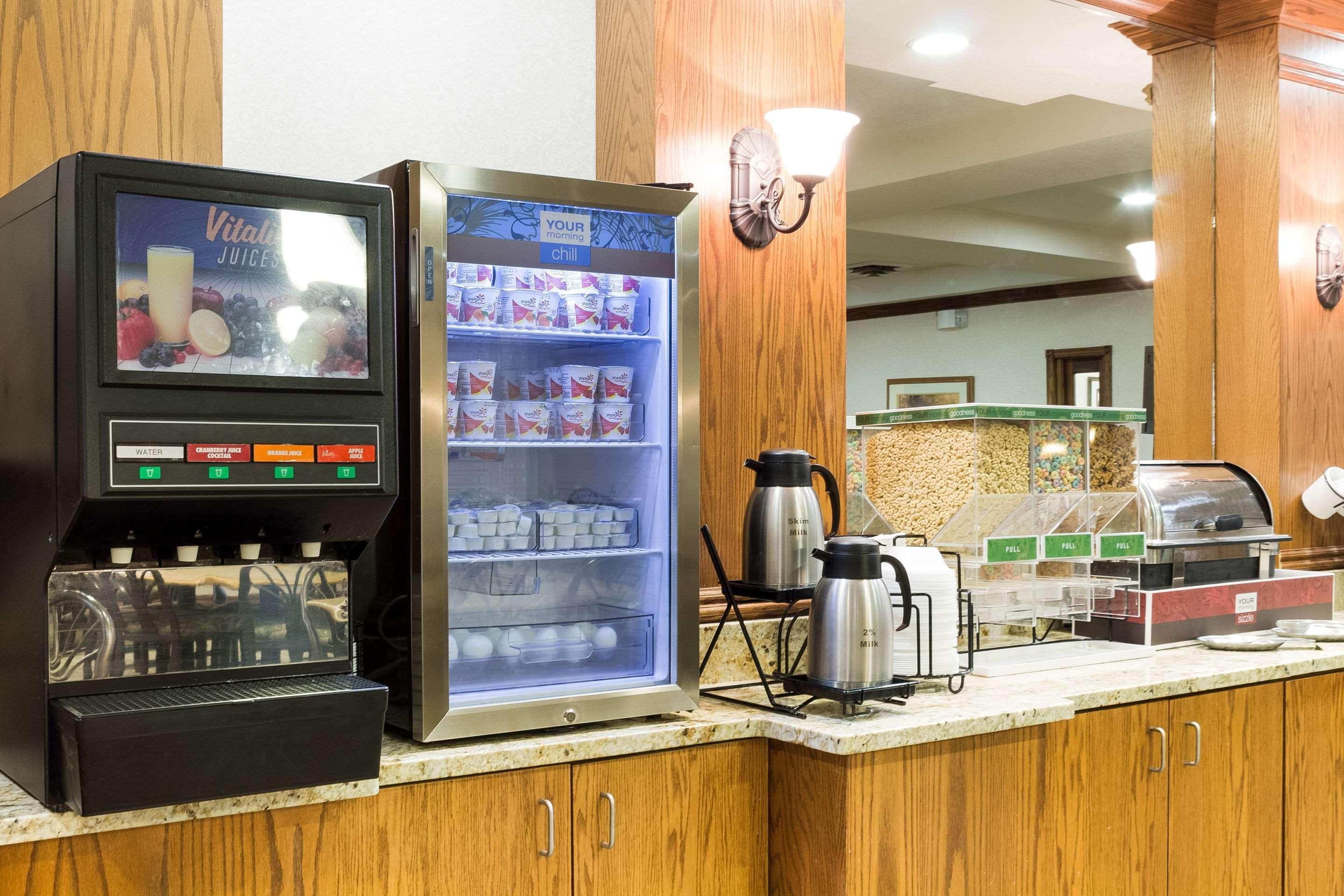 קאסטר Comfort Inn & Suites מראה חיצוני תמונה