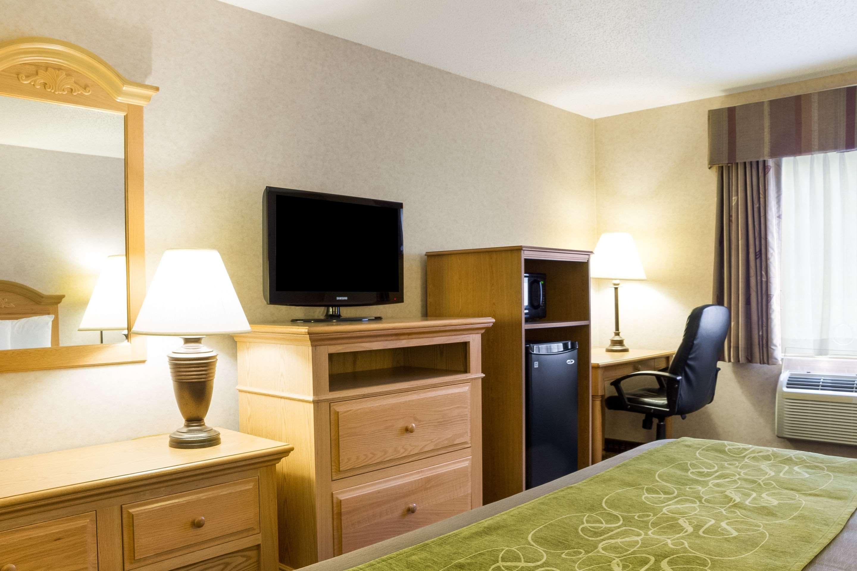קאסטר Comfort Inn & Suites מראה חיצוני תמונה
