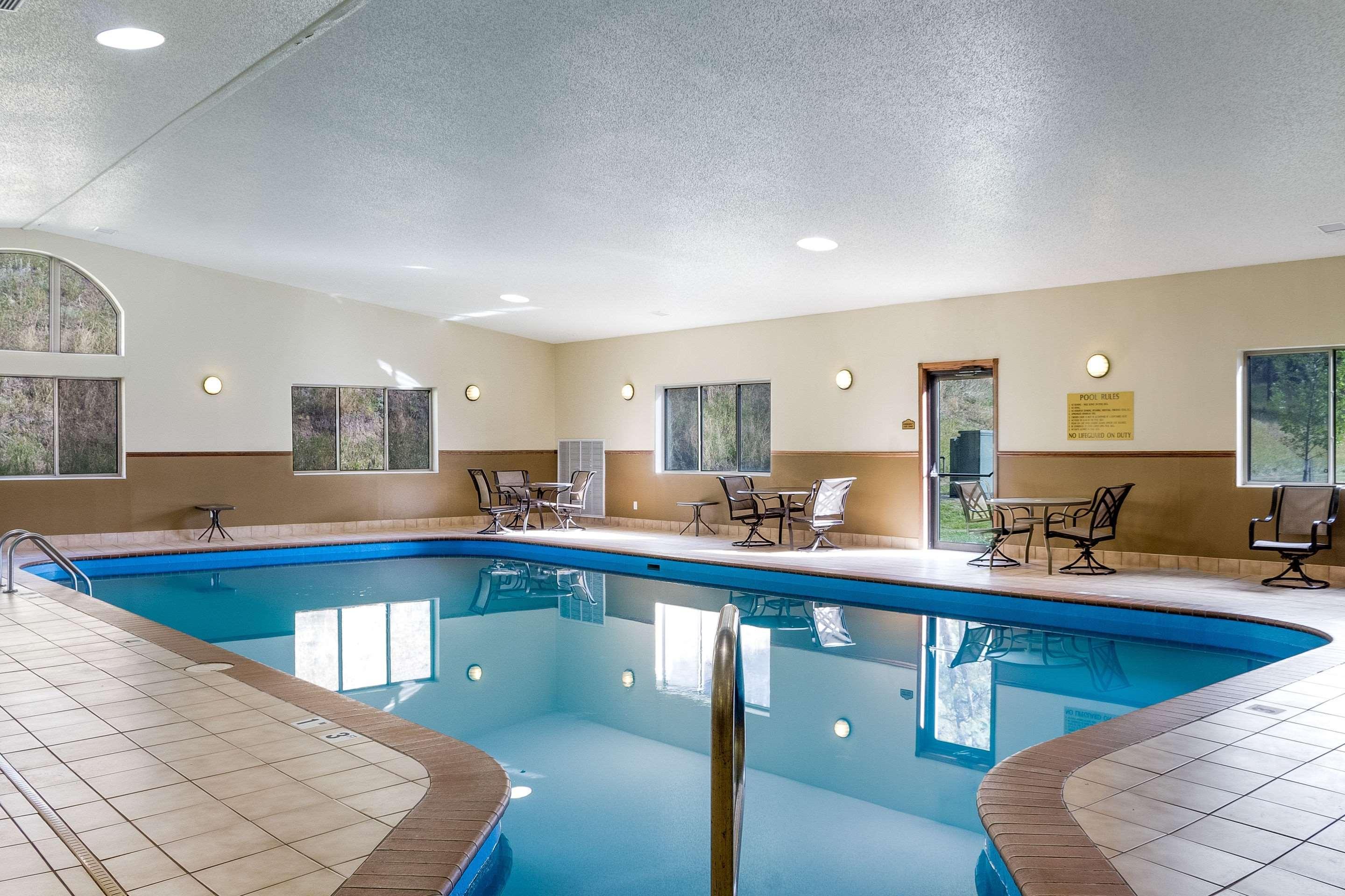 קאסטר Comfort Inn & Suites מראה חיצוני תמונה