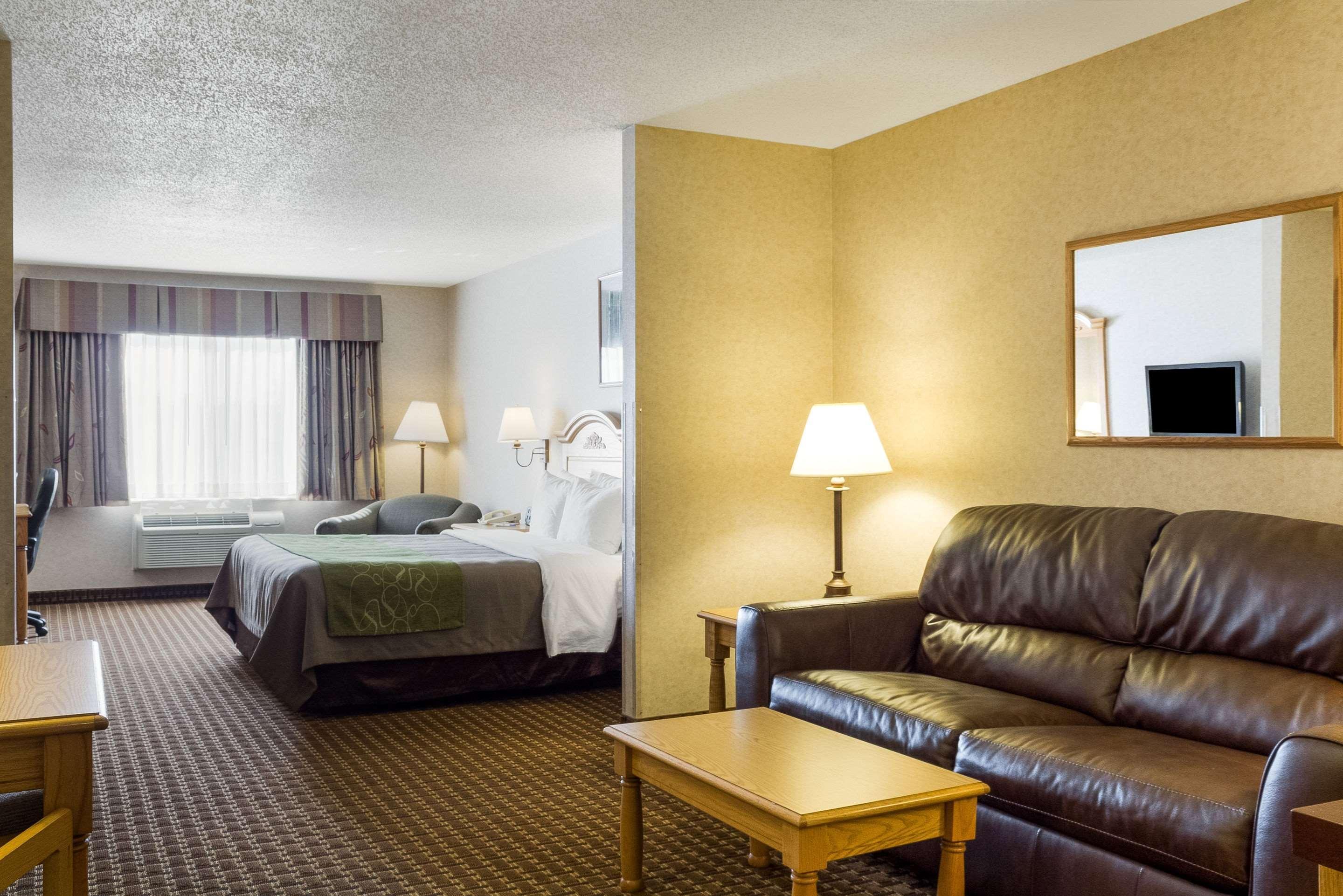 קאסטר Comfort Inn & Suites מראה חיצוני תמונה