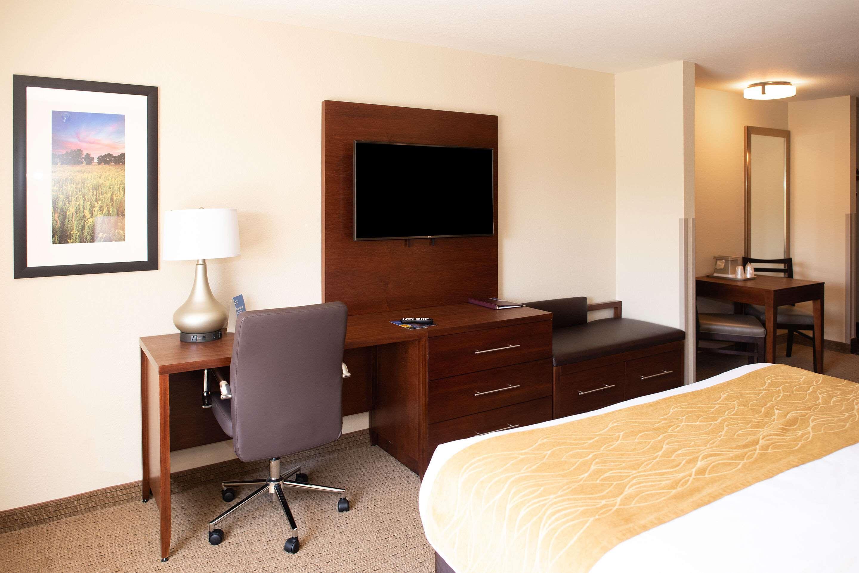 קאסטר Comfort Inn & Suites מראה חיצוני תמונה