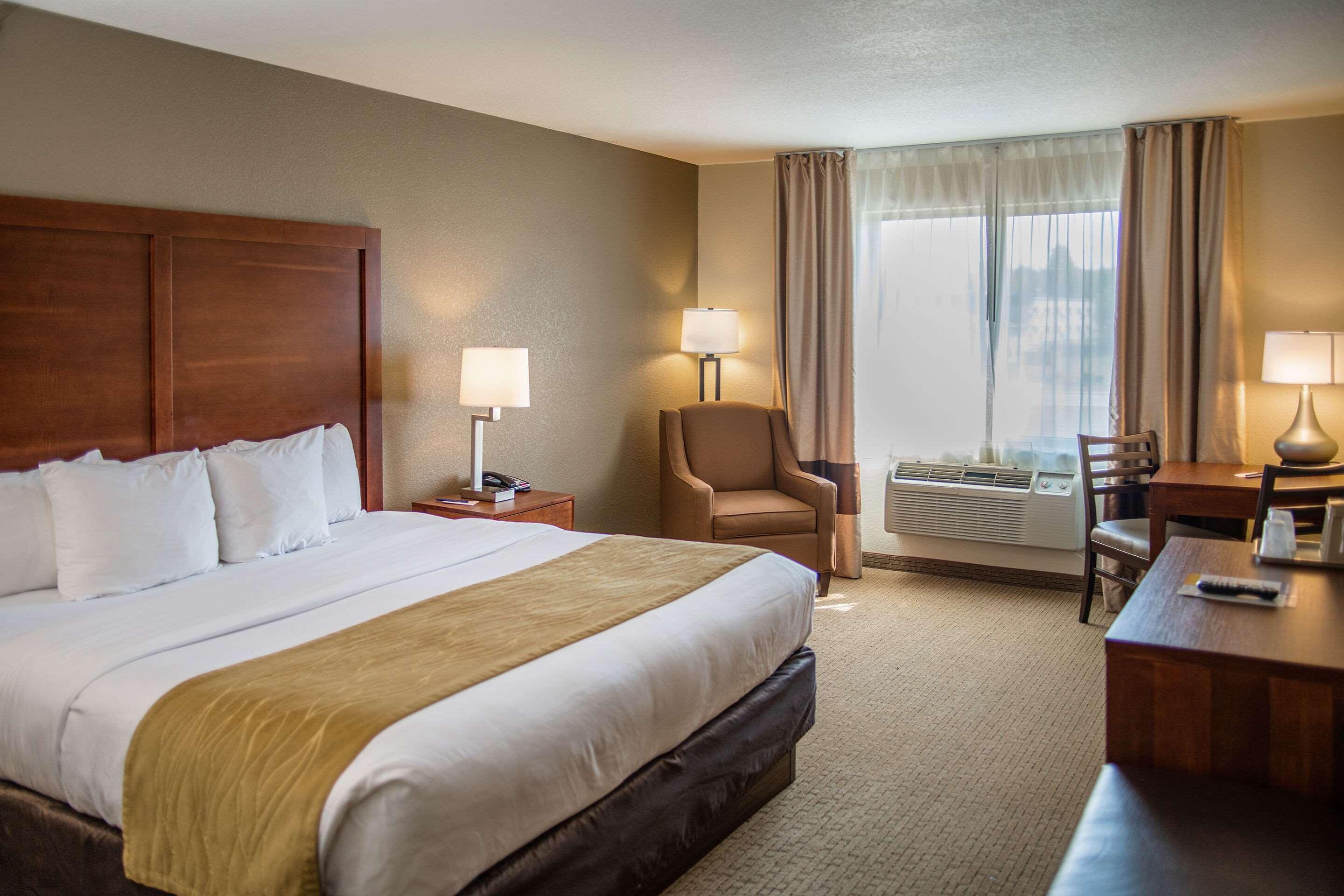 קאסטר Comfort Inn & Suites מראה חיצוני תמונה