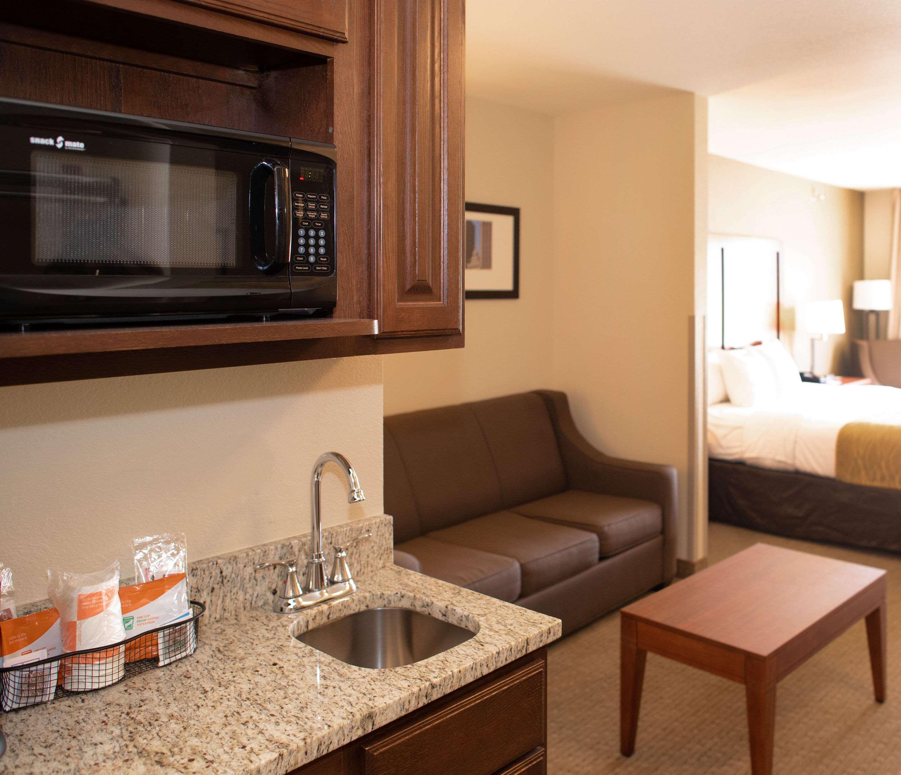 קאסטר Comfort Inn & Suites מראה חיצוני תמונה