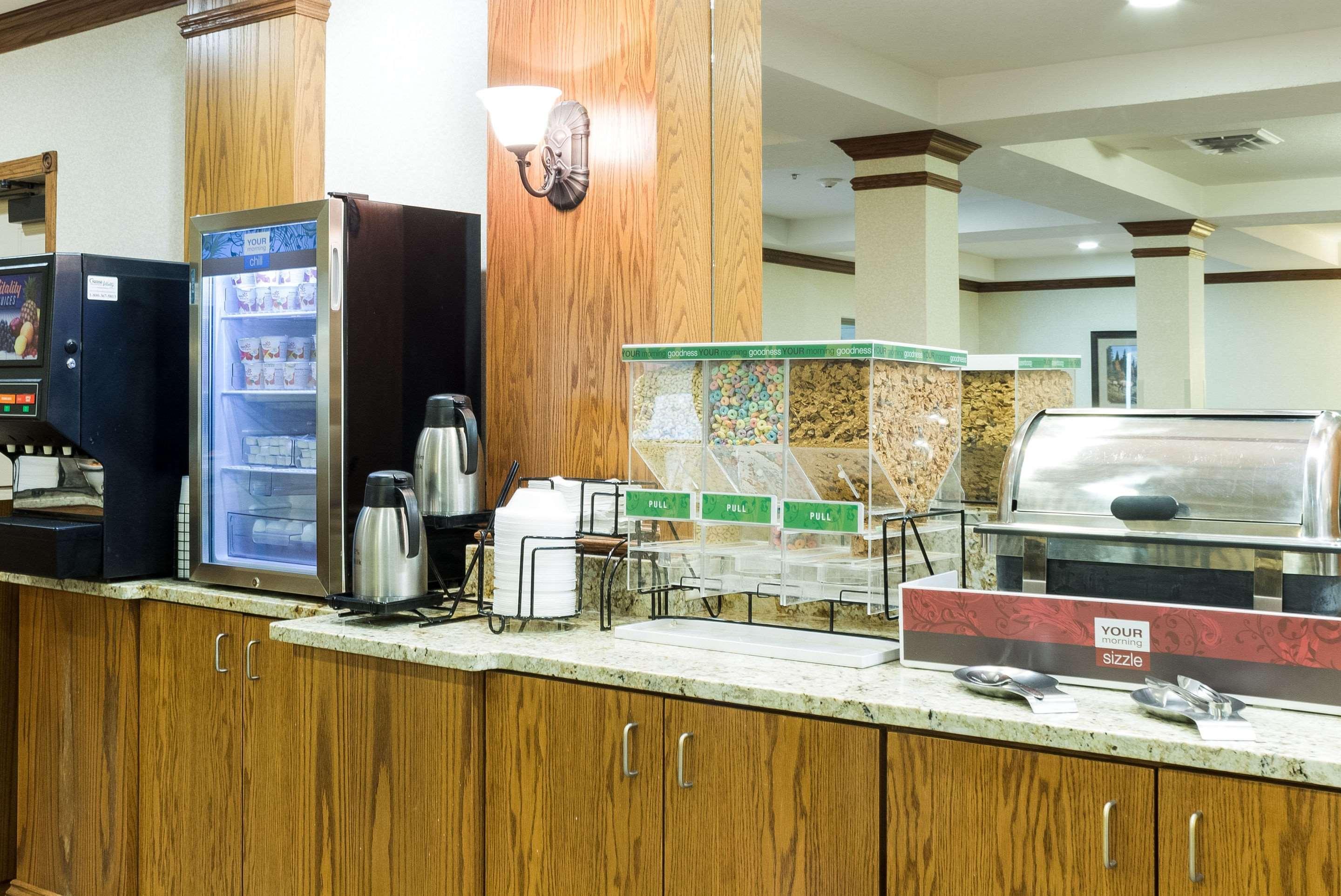 קאסטר Comfort Inn & Suites מראה חיצוני תמונה